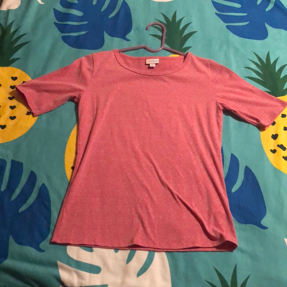 LuLaRoe Small Gigi Shirt